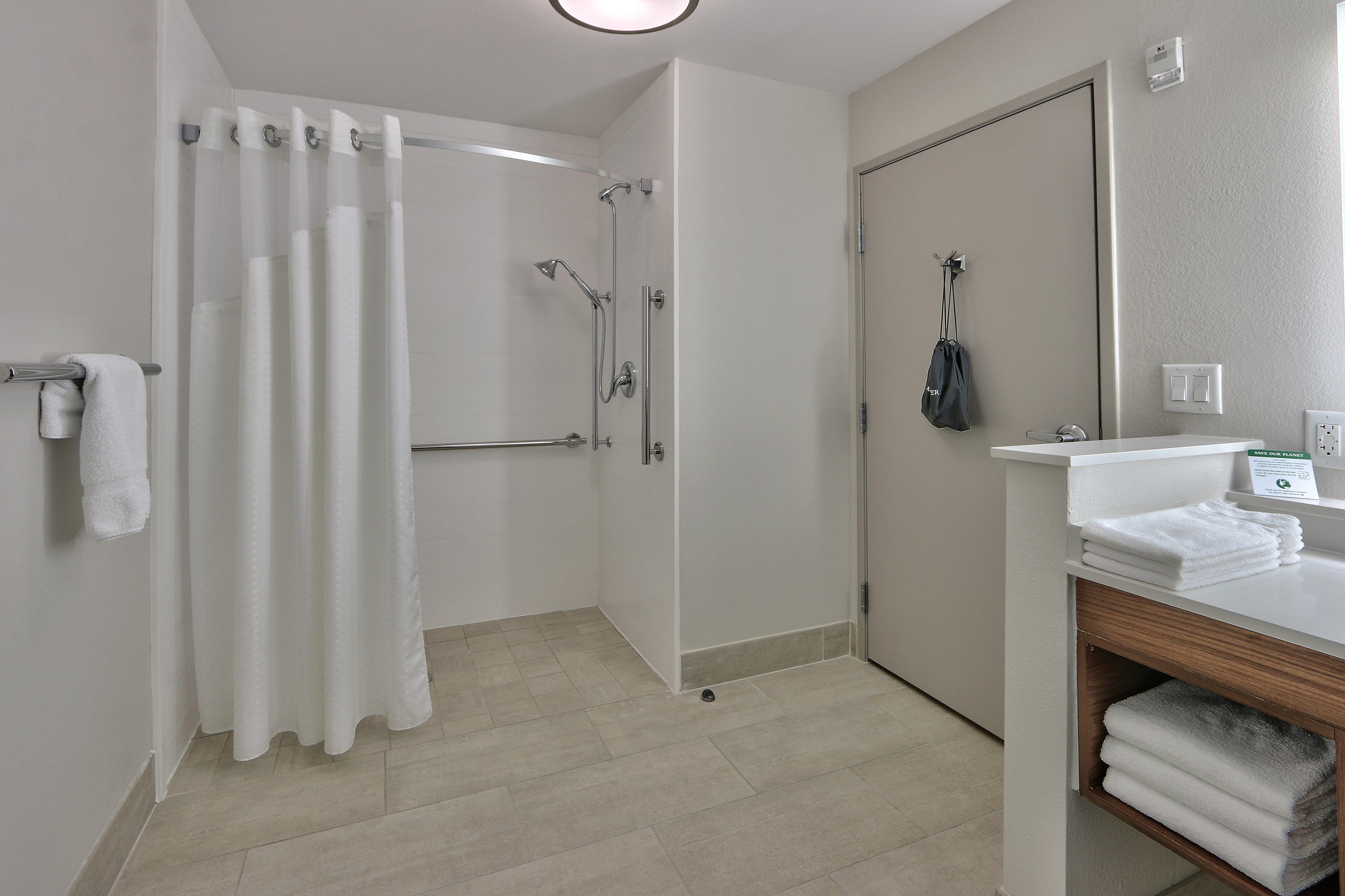 Holiday Inn Express & Suites - Houston East - Beltway 8 By Ihg Cloverleaf Экстерьер фото
